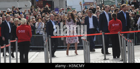 London, UK. 10. Oktober 2016. Herzogin von Cambridge, Prinz William Duke of Cambridge und Prinz Harry kommen für die World Mental Health Day at The London Eye. Bildnachweis: Ferdaus Shamim/ZUMA Draht/Alamy Live-Nachrichten Stockfoto