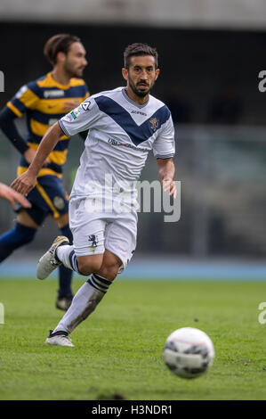 Verona, Italien. 9. Oktober 2016. Giampiero Pinzi (Brescia) Fußball: Italienisch "Serie B" match zwischen Hellas Verona 2-2 Brescia im Marc Antonio Bentegodi Stadium in Verona, Italien. © Maurizio Borsari/AFLO/Alamy Live-Nachrichten Stockfoto