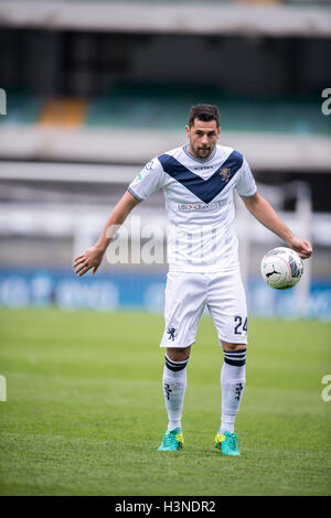 Verona, Italien. 9. Oktober 2016. Igor Bubnjic (Brescia) Fußball: Italienisch "Serie B" match zwischen Hellas Verona 2-2 Brescia im Marc Antonio Bentegodi Stadium in Verona, Italien. © Maurizio Borsari/AFLO/Alamy Live-Nachrichten Stockfoto