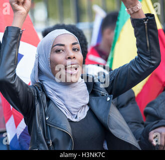 London, 11. Oktober 2016, UK Oromo Demonstranten demonstrieren gegen angebliche Menschenrechtsverletzungen durch die äthiopische Regierung Credit: Ian Davidson/Alamy Live News Stockfoto