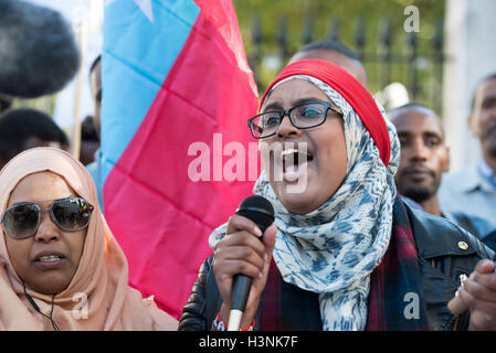 London, 11. Oktober 2016, UK Oromo Demonstranten demonstrieren gegen angebliche Menschenrechtsverletzungen durch die äthiopische Regierung Credit: Ian Davidson/Alamy Live News Stockfoto