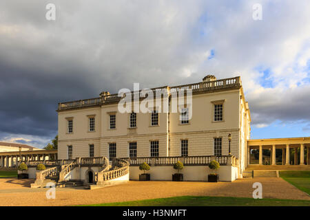 Royal Greenwich, London, 11. Oktober 2016. Die Königin-Haus, das für die Restaurierung und Sanierung für über ein Jahr öffnet wieder für die Öffentlichkeit, 400. Jahrestag des historischen Gebäudes geschlossen wurde. Bildnachweis: Imageplotter und Sport/Alamy Live Nachrichten Stockfoto