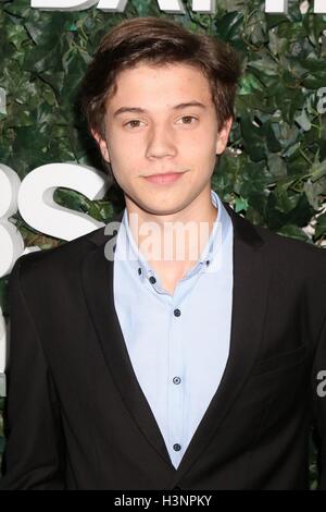 Beverly Hills, CA. 10. Oktober 2016. Anthony Turpel im Ankunftsbereich für CBS tagsüber #1 seit 30 Jahren Launch-Party, The Paley Center for Media, Beverly Hills, CA 10. Oktober 2016. © Priscilla Grant/Everett Collection/Alamy Live-Nachrichten Stockfoto