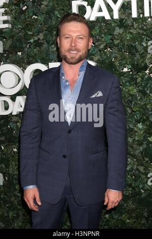 Beverly Hills, CA. 10. Oktober 2016. Jacob Young im Ankunftsbereich für CBS tagsüber #1 seit 30 Jahren Launch-Party, The Paley Center for Media, Beverly Hills, CA 10. Oktober 2016. © Priscilla Grant/Everett Collection/Alamy Live-Nachrichten Stockfoto