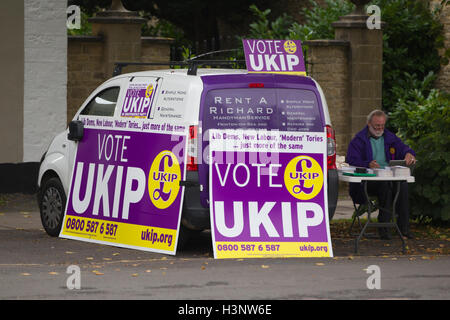 Die UKIP, United Kingdom Independence Party Werbetätigkeit für David Camerons vakanten Witney Wahlkreis Sitz, West Oxfordshire, UK Stockfoto