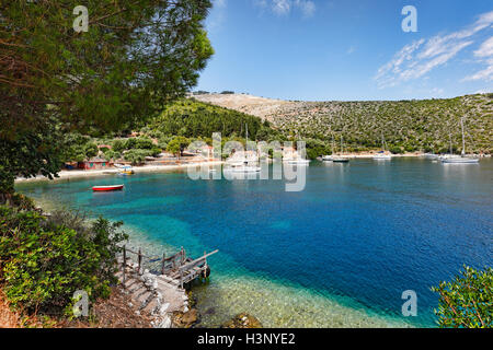 Segelboote bei Agia Sofia & Plati Limani in Kefalonia Island, Griechenland Stockfoto