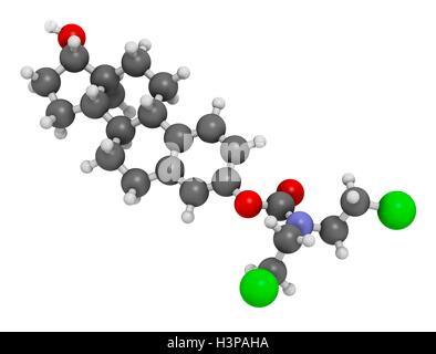 Estramustine Prostatakrebs Chemotherapie Wirkstoffmolekül. Atome werden als Kugeln mit konventionellen Farbkodierung dargestellt: Wasserstoff (weiß), Kohlenstoff (grau), Stickstoff (blau), Chlor (grün). Stockfoto