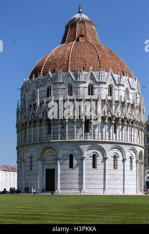 Die Pisa Baptisterium San Giovanni in der Stadt Pisa in der Toskana in Italien. Stockfoto