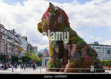 Bedeckt in Blumen Hund, 1992, Museum in Bilbao, Baskenland, Spanien, Bizkaia, Spanien, Nordeuropa Stockfoto