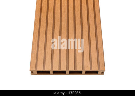 Holzhaltigen zusammengesetzter decking Plank isoliert auf weiss Stockfoto