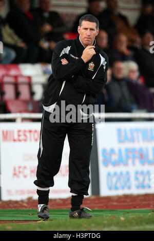 AFC unterstützt Manager Jim McFarlane - AFC unterstützt Vs Eintracht Rangers - Ryman League Premier Division Fußball im Stadion - 11.06.10 Stockfoto