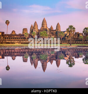 Angkor Wat Tempel bei Sonnenaufgang, Siem Reap, Kambodscha Stockfoto