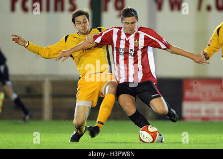 Ross Wall von unterstützt und Liam Freund von Folkestone - AFC unterstützt Vs Folkestone Invicta - Ryman League Premier Division Fußball im Stadion - 10.05.10 Stockfoto