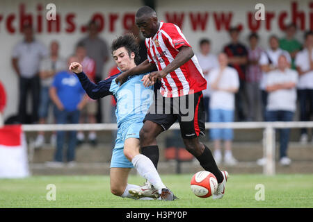 Tambeson Eyong in Aktion für unterstützt - AFC unterstützt Vs Maidstone United - Fußball Freundschaftsspiel auf der Stadion - 13.08.11 Stockfoto