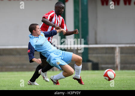 Tambeson Eyong in Aktion für unterstützt - AFC unterstützt Vs Maidstone United - Fußball Freundschaftsspiel auf der Stadion - 13.08.11 Stockfoto