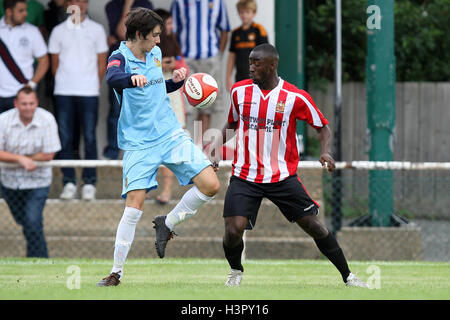 Tambeson Eyong in Aktion für unterstützt - AFC unterstützt Vs Maidstone United - Fußball Freundschaftsspiel auf der Stadion - 13.08.11 Stockfoto