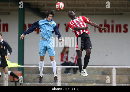 Tambeson Eyong in Aktion für unterstützt - AFC unterstützt Vs Maidstone United - Fußball Freundschaftsspiel auf der Stadion - 13.08.11 Stockfoto