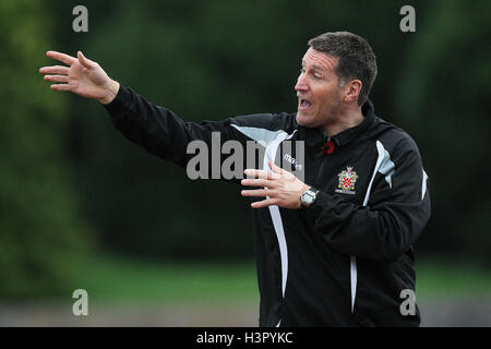 AFC unterstützt Manager Jim McFarlane - AFC unterstützt Vs Tonbridge Angels - Ryman League Premier Division Fußball im Stadion - 13.11.10 Stockfoto