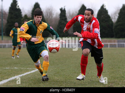 Michael Spencer unterstützt und Sam Tucknott von Horsham - AFC unterstützt Vs Horsham - Ryman League Premier Division Fußball im Stadion - 13.03.10 Stockfoto