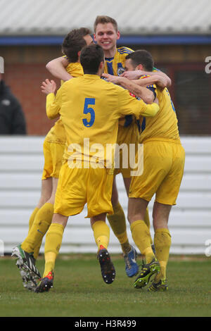 Romford Spieler feiern ihren Tor von Paul Clayton - Maldon & Tiptree Vs Romford - Ryman League Division One North Fußball - 16.03.13 Stockfoto