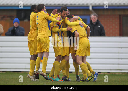 Romford Spieler feiern ihren Tor von Paul Clayton - Maldon & Tiptree Vs Romford - Ryman League Division One North Fußball - 16.03.13 Stockfoto