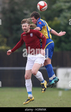 Rikki Mackin in Aktion für Romford - Potters Bar Town Vs Romford - Ryman League Division One North Fußball - 03.12.11 Stockfoto