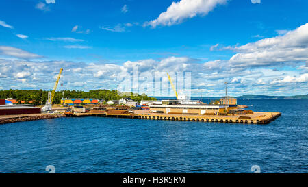 Blick auf den Fährhafen in Horten in Norwegen Stockfoto