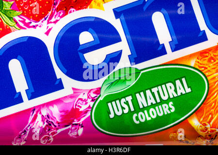 Nur natürliche Farben - Detail auf Pack Obst Mentos Bonbons Stockfoto