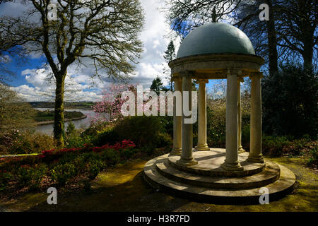 Temple Mount Congreve Gardens mit Blick auf Fluss Suir Ambrose Congreve Magnolien Bäume RM Floral Stockfoto