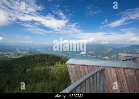 Blick vom Aussichtsturm Pyramidenkogel, Lake Woerth, Kärnten, Österreich Stockfoto