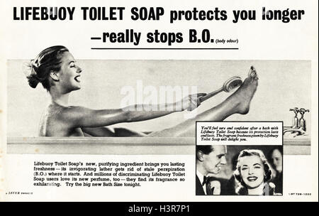 1950er Jahre Werbung Anzeige aus original alten Vintage Magazin datiert 1952 Werbung für Rettungsring Feinseife, die BO Körpergeruch stoppt Stockfoto