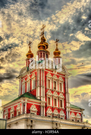 Gateway Kirche der Verklärung in Nowodewitschi-Kloster - Moskau Stockfoto