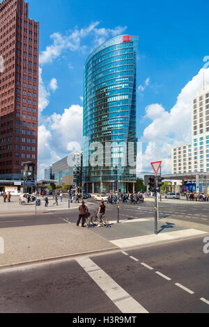 BERLIN, Deutschland - 2. April 2008: Das Sony Center Bahn Tower, Sitz der Deutschen Bahn (Deutsche Bahn) Stockfoto