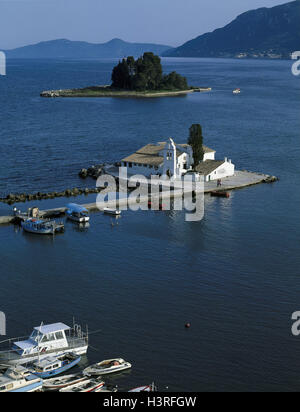 Griechenland, Ionische Inseln, Korfu, Halbinsel Kanoni, Kloster Insel, "Vlacherna" Kerkyra Analipsis Halbinsel, Ort von Interesse, Kloster der Jungfrau und Mutter Vlacherna, Hgr. Insel Pondikonissi, Pontikonissi, "Mouse Island", Meer, Ionisches Meer Stockfoto