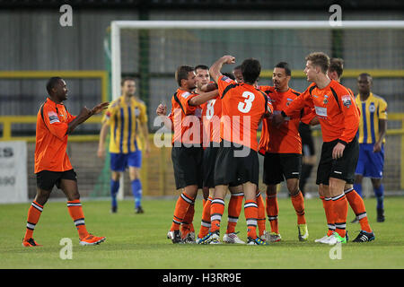 Waltham Forest feiern ihre erste Tor durch Adrian Clifton - Romford Vs Waltham Forest - FA Cup vorläufige Runde Fußball im Schiff Lane, Thurrock FC - 24.08.12 Stockfoto