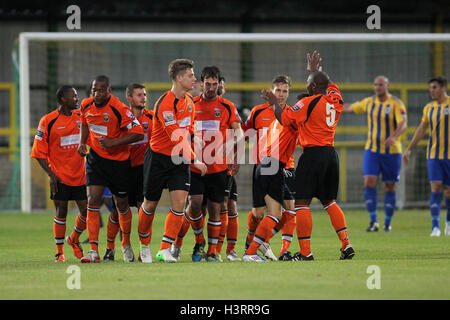 Waltham Forest feiern ihre erste Tor durch Adrian Clifton - Romford Vs Waltham Forest - FA Cup vorläufige Runde Fußball im Schiff Lane, Thurrock FC - 24.08.12 Stockfoto