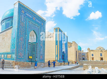 Die mittlere Gruppe der Mausoleen in Shah-i-Zinda architektonischer Komplex in Samarkand. Stockfoto
