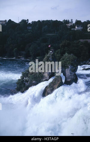 Schweiz, Schaffhausen, dem Rheinfall, Rock, Europa, Fluss, Rhein, Wasserfall, der größte Wasserfall Central, Europa, Kraft der Natur, Wasser Maßnahmen, Wasser, Strom, Schaum, Spektakel Natur, Natur, Sehenswertes, Sommer Stockfoto