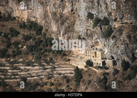 Libanon, Libanongebirge, Qadisha Tal, Kloster des Heiligen Elias, im Nahen Osten, vorne Osten, Nahost, Berge, Bergwelt, Felswand, Rock, Galle Kreuzgang, Ziel, Ort von Interesse Stockfoto