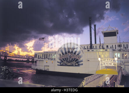 USA, Louisiana, New Orleans, French Quarter, Hafen, Schiff, Casino, Gangway, abends Amerika, Süd Staaten, Teil Stadt, Fluss, Mississippi, Natchez unter Hill, Radian Steamboat, Seite Radian Steamboat, Casino Schiff, Casino-Boot, 'Lady Luck Casino', c Stockfoto