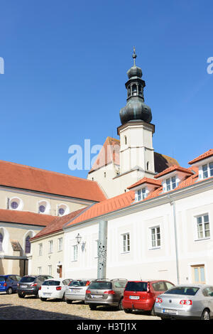 Krems an der Donau: Stein: quadratisch Minoritenplatz, Kirche, Minoritenkirche, Wachau, Niederösterreich, Niederösterreich, Österreich Stockfoto