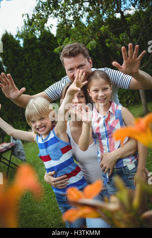 Glückliche Familie Spaß im park Stockfoto