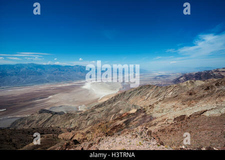 Ansicht der Wüstenlandschaft aus Dantes Sicht, Sicht, Death Valley Nationalpark, Panamint Range hinter, Mojave-Wüste Stockfoto