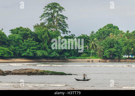 Strandszene, Kribi, South Region, Kamerun Stockfoto