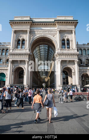 Die Galleria Vittorio Emanuele II, eines der weltweit ältesten Einkaufszentren, Mailand, Italien, Europa Stockfoto