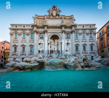 Trevi-Brunnen (Italienisch: Fontana di Trevi) ist ein Brunnen im Stadtteil Trevi in Rom, Italien Stockfoto