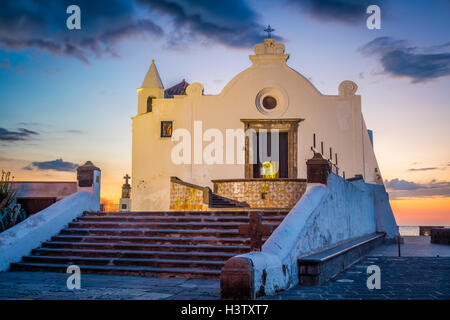 Die Kirche Chiesa del Soccorso in Forio auf der Insel Ischia, Italien. Stockfoto