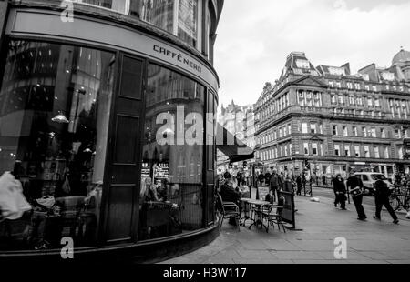 Straßenfotografie, Dokumentarfilm, Hauptverkehrszeit, Stadt, Verkehr, Glasgow, Schottland, Stockfoto