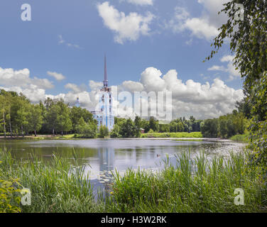 Peter und Paul Church, erbaut in der ersten Hälfte des XVIII. Der architektonische Stil - "Peter ist Barock". Yaroslavl. Russland Stockfoto