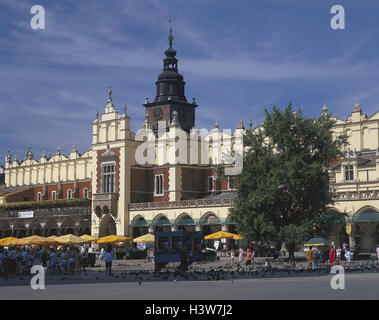 Polen, Krakau, Altstadt, Altmarkt, Tuchhallen, Rathausturm, Woiwodschaft kleine Polen, Krakau, Marktplatz, Hauptmarkt Rynek Glowny Tuch Hall, Sukiennice, Orte Interesse, UNESCO-Weltkulturerbe Stockfoto